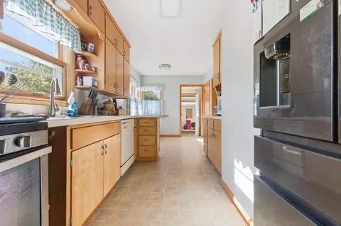 Entry Way - 1422 S 7th St, Brainerd, MN 56401 photo 6 of 7