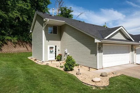 180 Oakmont Ln, Red Wing, MN 55066