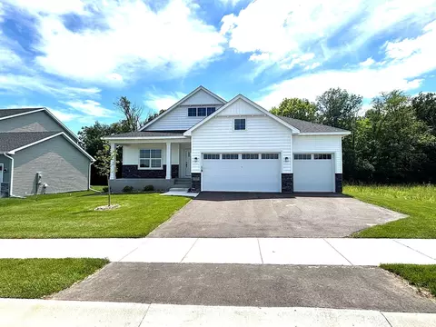 727 Rosebud Ln, Delano, MN 55328