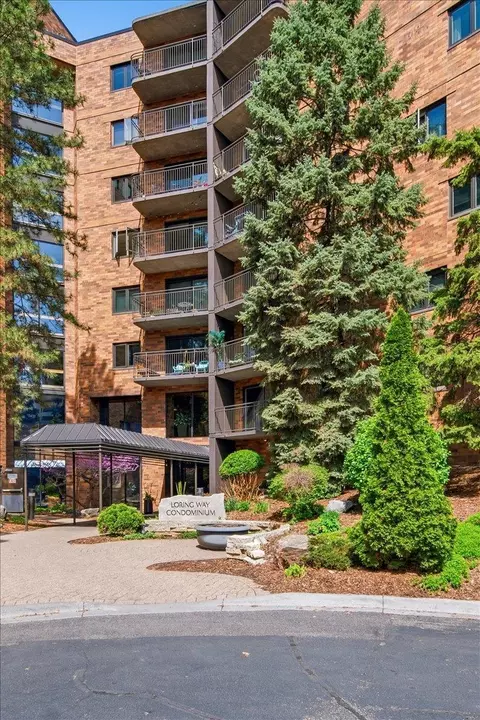 210 W Grant St #210, Minneapolis, MN 55403