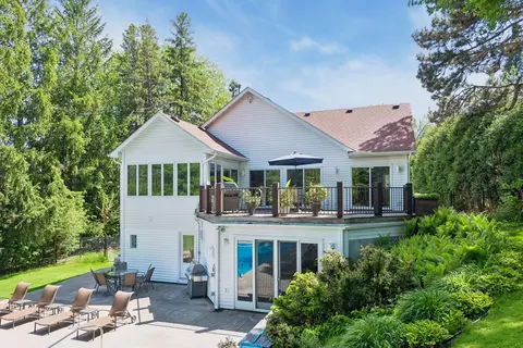13920 Mcginty Rd E, Hopkins, MN 55305