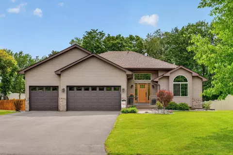 7987 Highland Dr, Lino Lakes, MN 55014