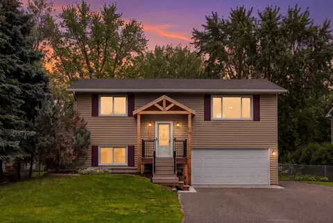 6420 Tomahawk Trl, Circle Pines, MN 55014