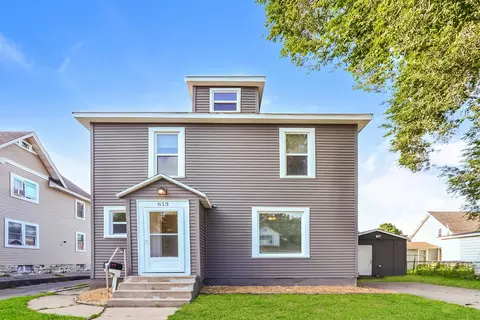 613 17th Ave NE, Minneapolis, MN 55413