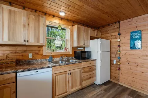 Kitchen - 35470 Moccasin Ln, Cushing, MN 56443 photo 2 of 4