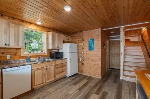 Kitchen - 35470 Moccasin Ln, Cushing, MN 56443 photo 1 of 4