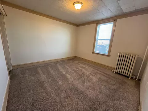 Bedroom - 713 E 7th St, Duluth, MN 55805 photo 3 of 4