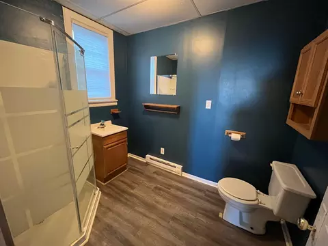 Bath - 713 E 7th St, Duluth, MN 55805 photo 1 of 2