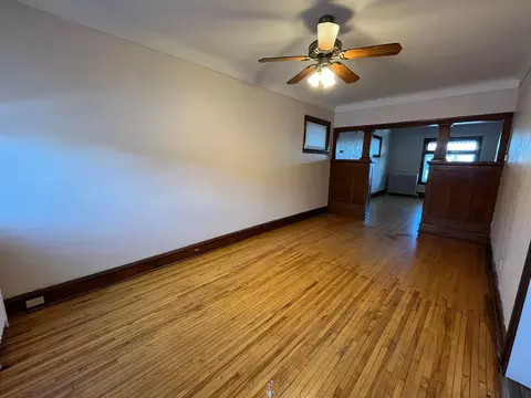 Living - 713 E 7th St, Duluth, MN 55805 photo 4 of 6