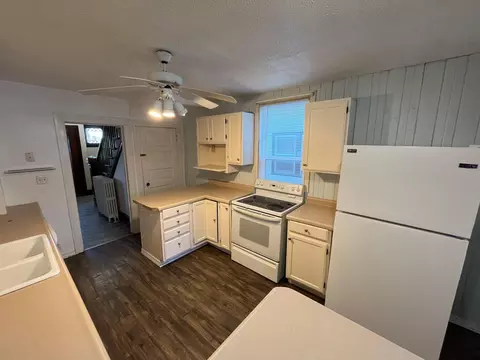 Kitchen - 713 E 7th St, Duluth, MN 55805 photo 2 of 4