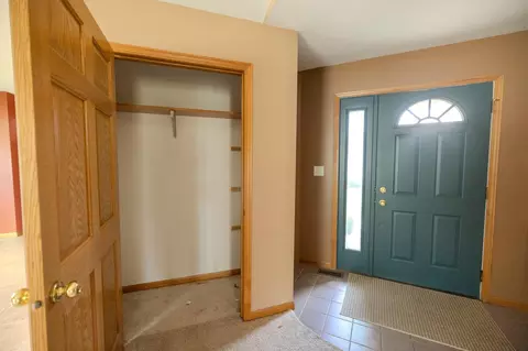 Entry Way - 2 Line Dr, Morris, MN 56267 photo 2 of 2