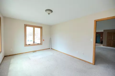 Living - 2 Line Dr, Morris, MN 56267 photo 5 of 6