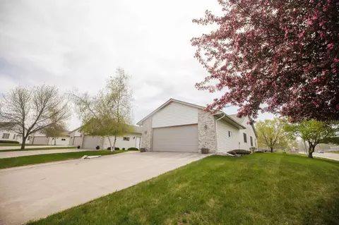 Exterior - 2 Line Dr, Morris, MN 56267 photo 3 of 6