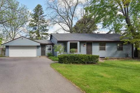 6101 Upper Afton Cir, Woodbury, MN 55125