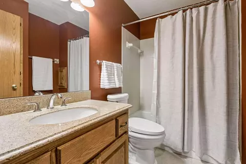 Bath - 7635 115th Ave N, Champlin, MN 55316 photo 1 of 2