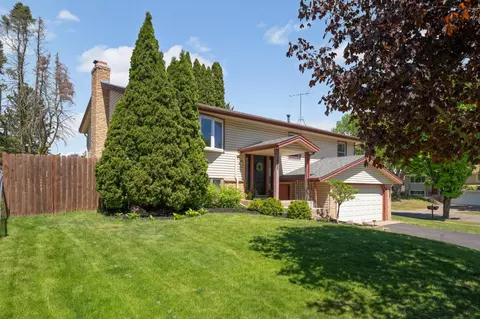 Exterior - 14895 Easter Ave, Apple Valley, MN 55124 photo 3 of 7