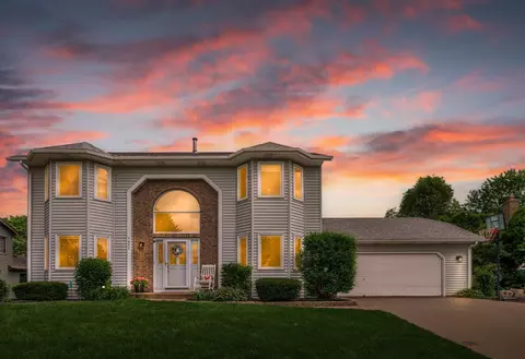 7855 Upper 26th St N, Oakdale, MN 55128