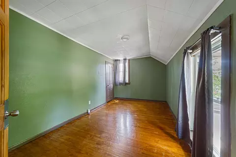 Bedroom - 3 6th Ave NW, Faribault, MN 55021 photo 4 of 7