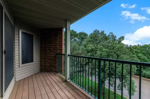 Exterior - 1700 Four Oaks Rd #331, Eagan, MN 55121 photo 2 of 7