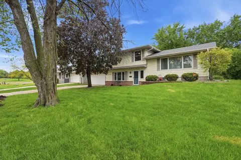 8608 33rd Ave N, New Hope, MN 55427