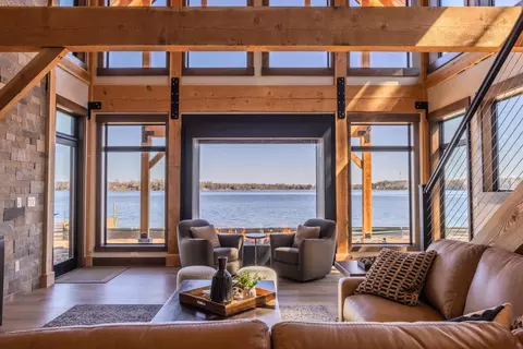 Living - Cragun's South Beach #739 3bdrm Lake Irma, Brainerd, MN 56401 photo 4 of 6
