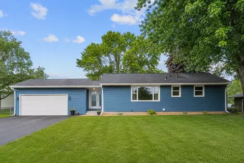 6876 11th St N, Oakdale, MN 55128