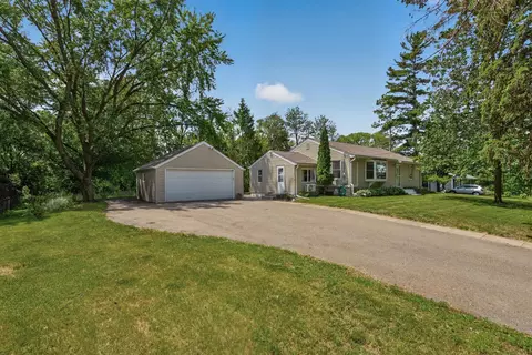 11311 Lorry Ln W, Minnetonka, MN 55305