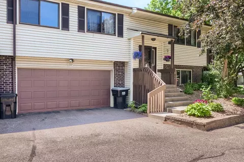 11847 Undercliff St NW, Coon Rapids, MN 55433