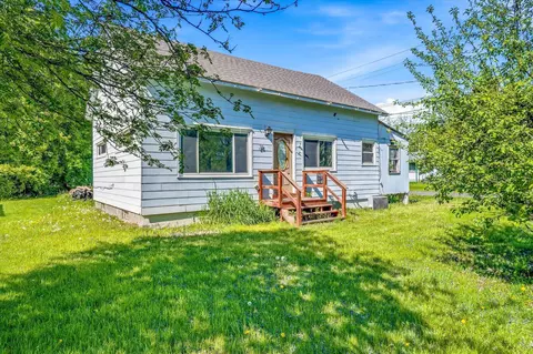 25 W 7th St, Rush City, MN 55069