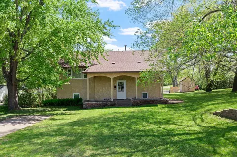 820 Ashland St S, Cambridge, MN 55008