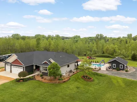 8662 240th St E, Lakeville, MN 55044