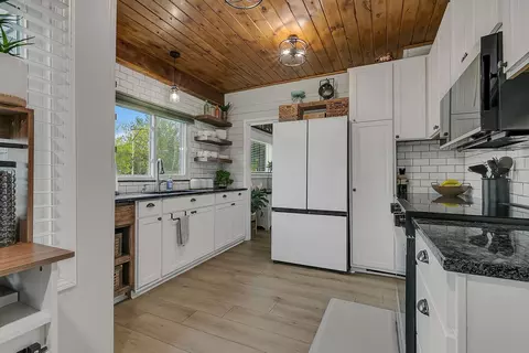 Kitchen - 702 7th Ave N, Saint Cloud, MN 56303 photo 3 of 4
