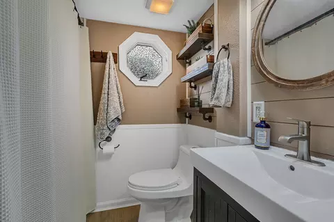 Bath - 702 7th Ave N, Saint Cloud, MN 56303 photo 1 of 2