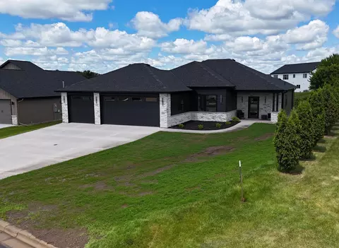 1325 Iris Ln, Saint Joseph, MN 56374