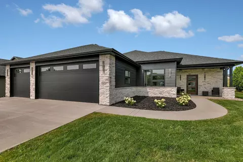 1325 Iris Ln, Saint Joseph, MN 56374