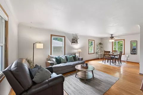 49 Flandrau Pl, Saint Paul, MN 55106