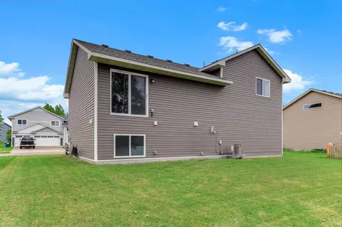 Exterior - 925 Highview Loop SE, Pine City, MN 55063 photo 4 of 5