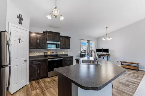 Kitchen - 925 Highview Loop SE, Pine City, MN 55063 photo 3 of 3