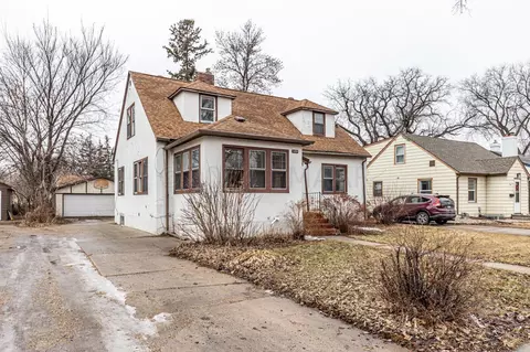 1454 10th St N, Fargo, ND 58102