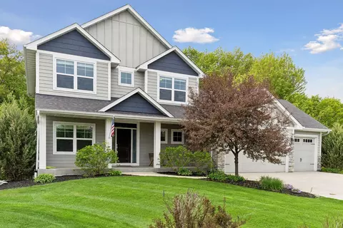 3224 Symphony Ct, Chaska, MN 55318