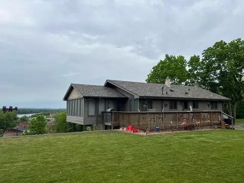 154 Dakota St S, Prescott, WI 54021
