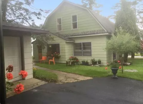 202 Division St S, Walker, MN 56484