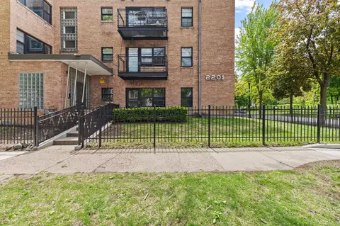 2201 3rd Ave S #302, Minneapolis, MN 55404