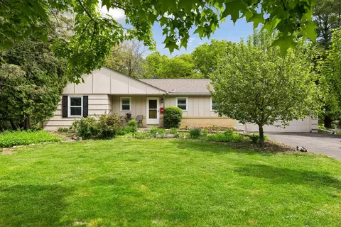 3613 Robin Ln, Hopkins, MN 55305