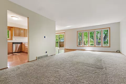 Living - 116 Douglas Dr, Buffalo, MN 55313 photo 3 of 8