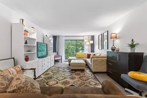 215 Barry Ave S #216, Wayzata, MN 55391