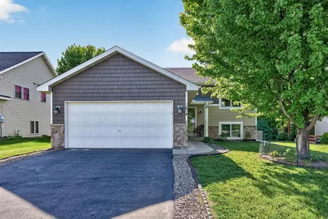 1674 Palomino St, Shakopee, MN 55379