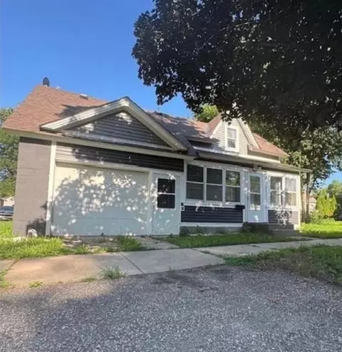 915 3rd Ave NW, Faribault, MN 55021