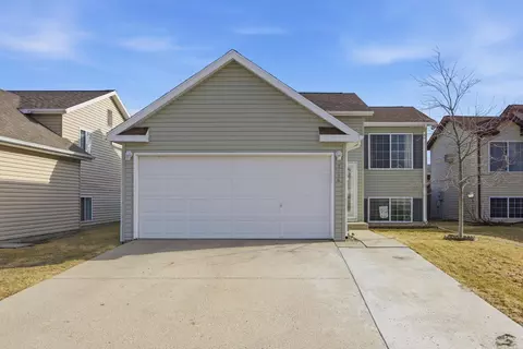 2126 59th Ave S, Fargo, ND 58104
