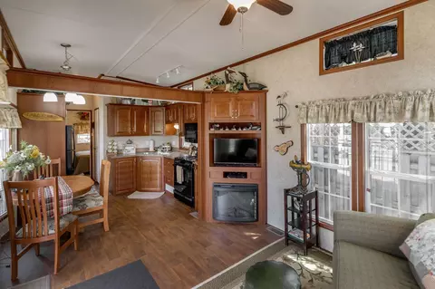 Living - 20174 Rudbeck Rd UNIT 16, Brainerd, MN 56401 photo 2 of 2